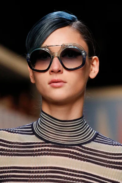 Look 11